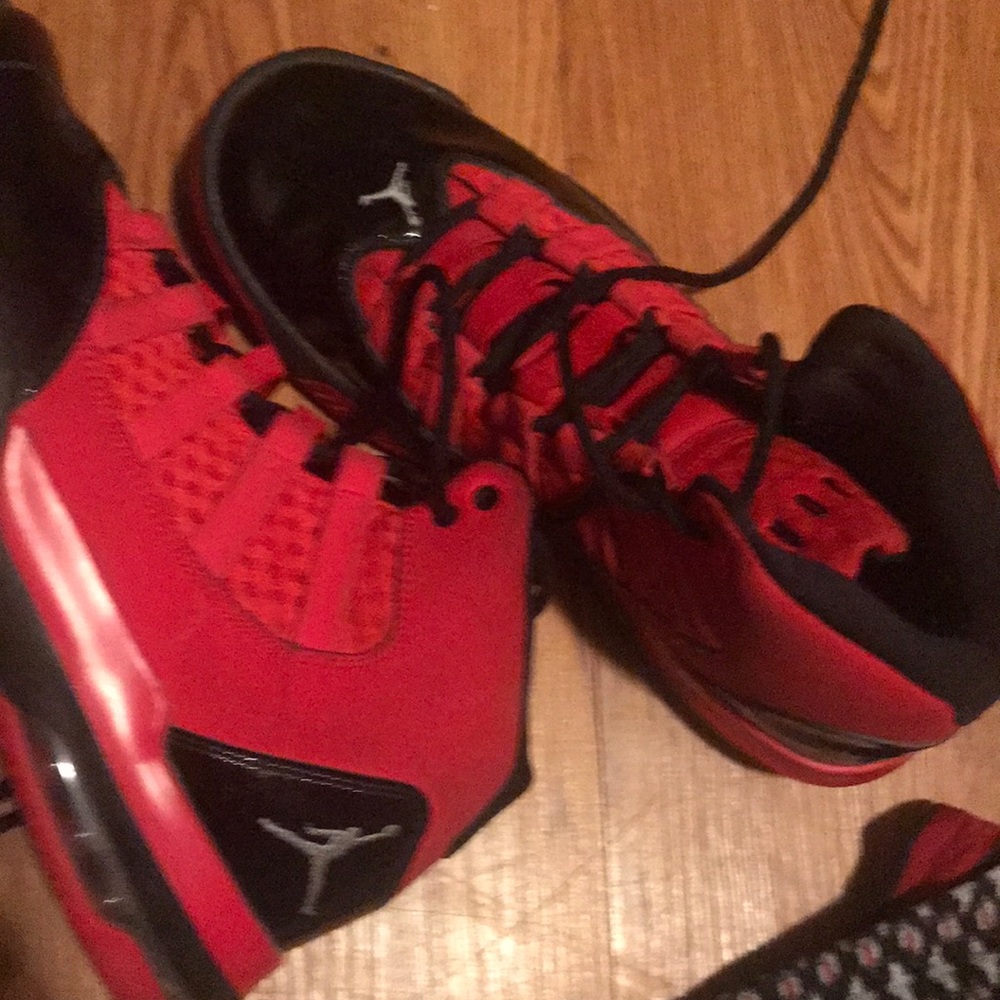 I’m selling Jordan’s 11